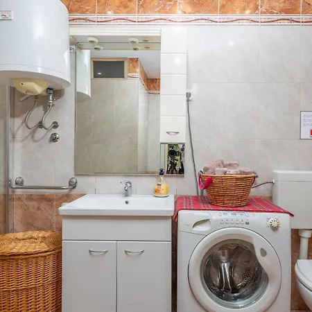 3 Bedroom Pet Friendly In