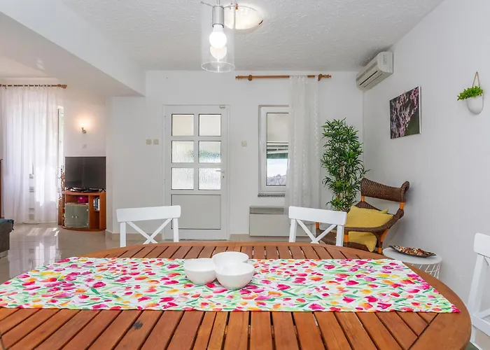 3 Bedroom Pet Friendly In 펜션 오미살즈