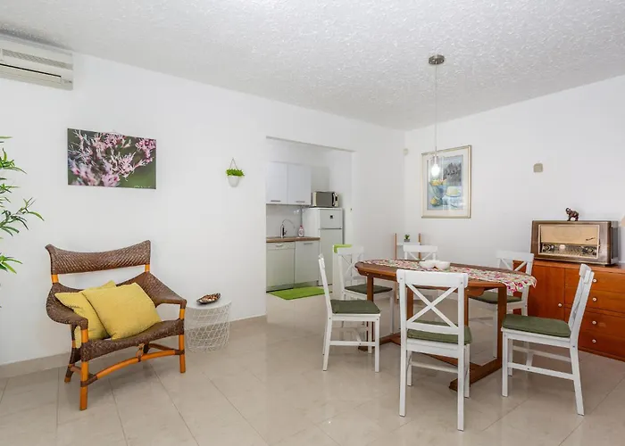 3 Bedroom Pet Friendly In 펜션