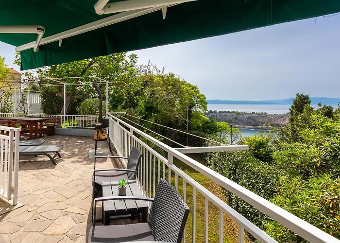 3 Bedroom Pet Friendly In *