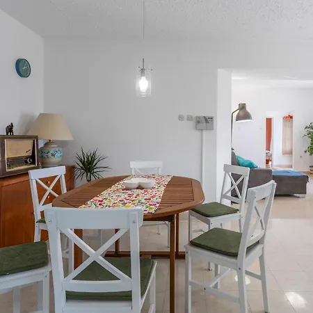 3 Bedroom Pet Friendly In