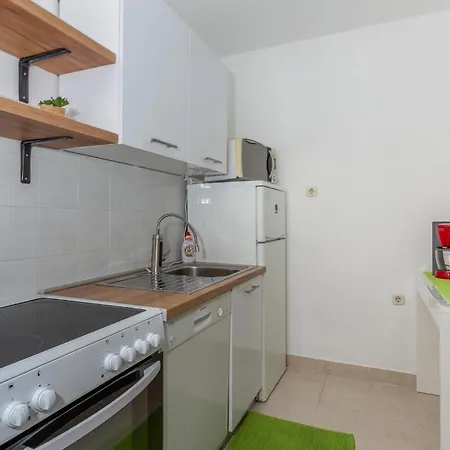 Nyaraló 3 Bedroom Pet Friendly In Omišalj